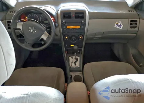 2010 Toyota Corolla Base z USA, uszkodzony, nr VIN 2T1BU4EE4AC379858